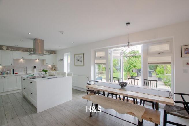 111 Dewberry - Kitchen4.jpg