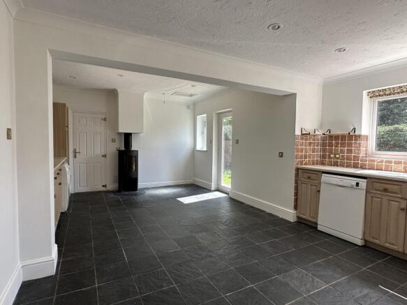Kitchen 1.JPG