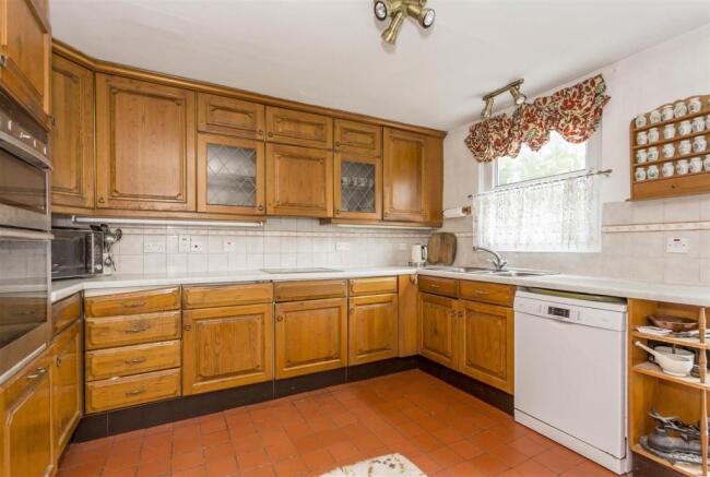 KITCHEN/BREAKFAST ROOM