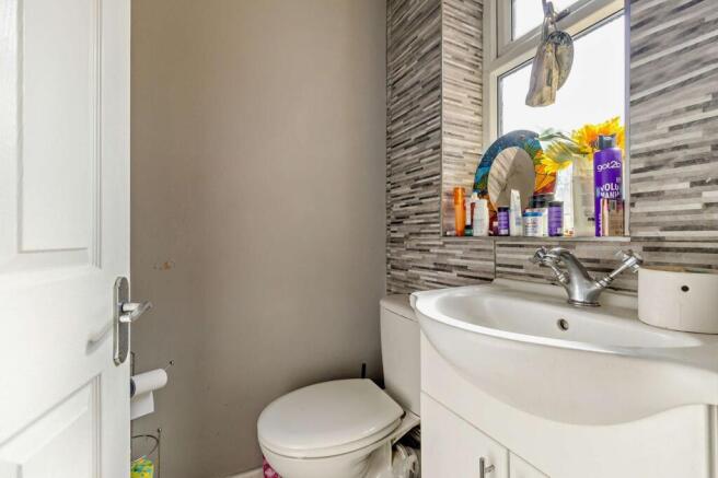 3 bed Semi-Detached for sale Image 10