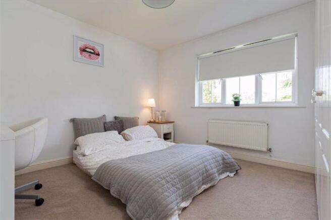 BEDROOM (REAR LEFT)