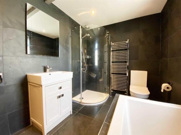 2 bed Terraced to rent Image 9