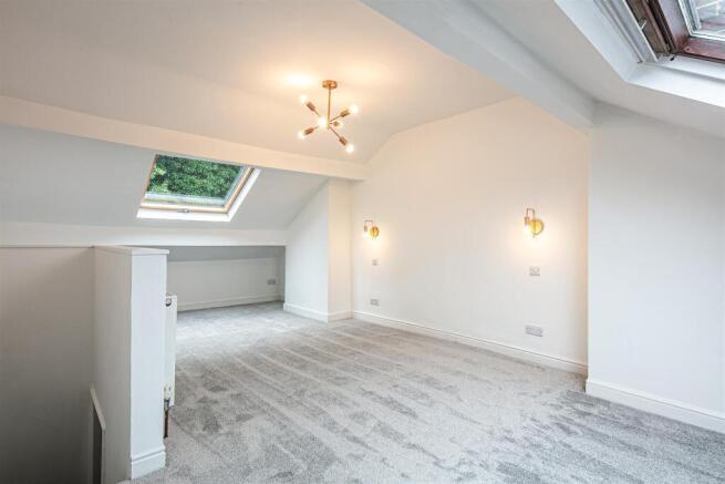 3 bed Terraced to rent Image 4