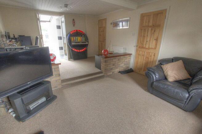Living Room/Dining Area