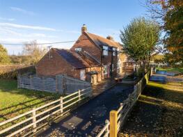 1, Rookery Cottages, Bicester Road, Aylesbury HP18 0RB