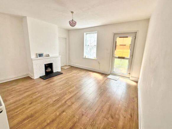 4 bed Terraced for sale Image 5