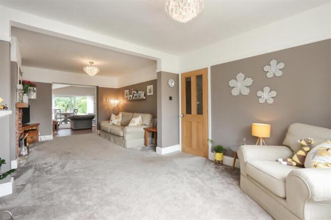 Living Room2.jpg