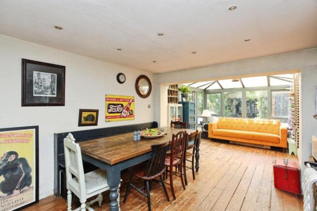Kitchen/ Dining Room