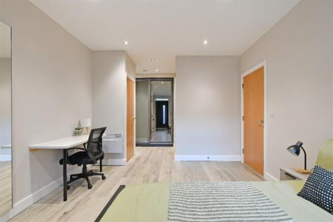 1 bed Apartment to rent Image 6