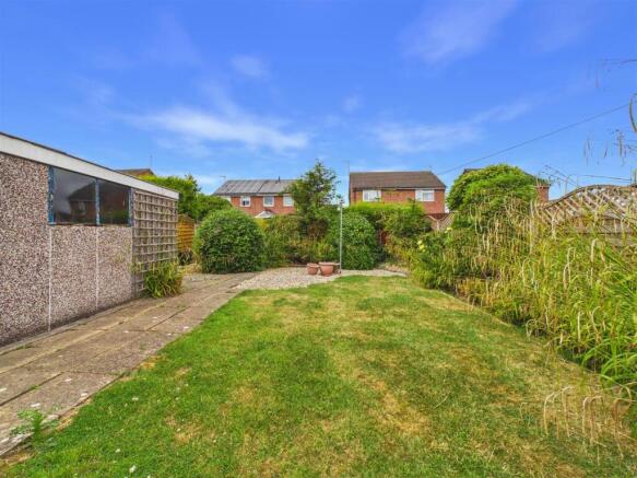 2 bed Semi-Detached Bungalow for sale Image 8