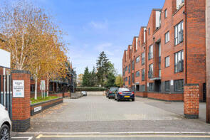 38, Leverton Close, Wood Green, London N22 7BT
