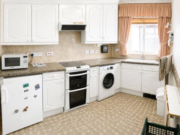 The Cedars, Hailsham, East Sussex, BN27 photo 4