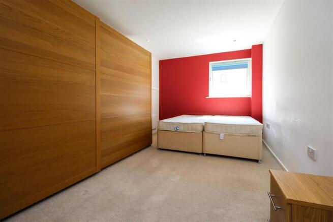 Bed2.jpg