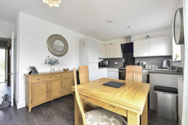 3 bed Semi-Detached for sale Image 8