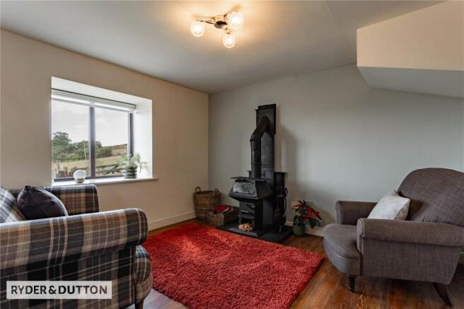 6 bed Detached for sale Image 11