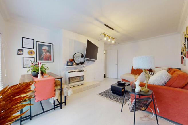 LOUNGE / DINING ROOM