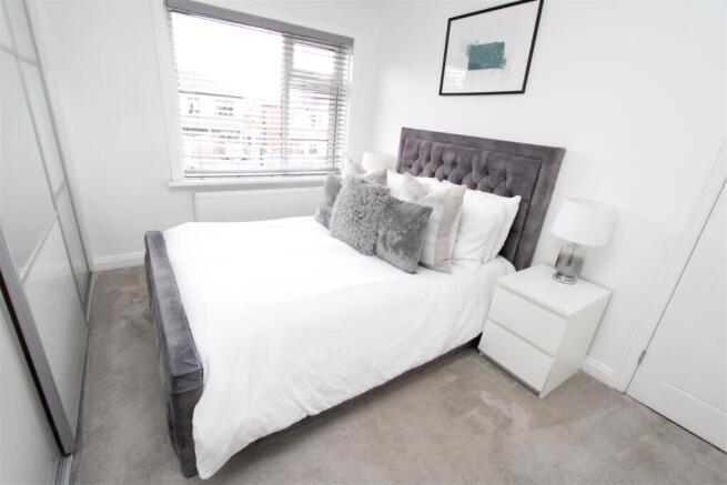 3 bed Town House for sale Image 8