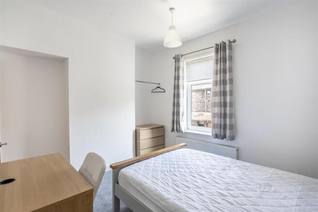 2 bed Terraced to rent Image 10