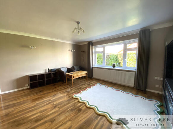 3 bed Semi-Detached for sale Image 6