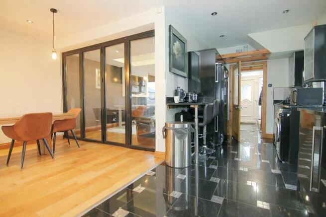 3 bed Semi-Detached for sale Image 7