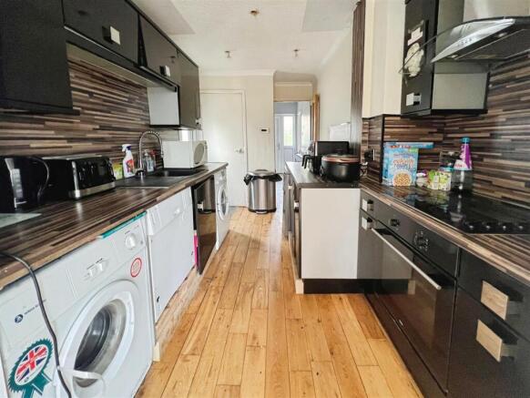 3 bed Semi-Detached for sale Image 5