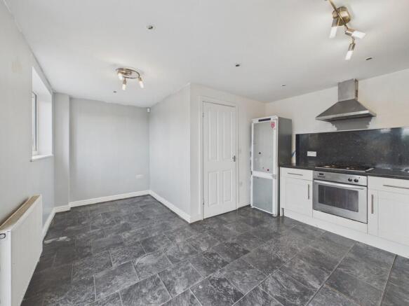 3 bed Town House for sale Image 12