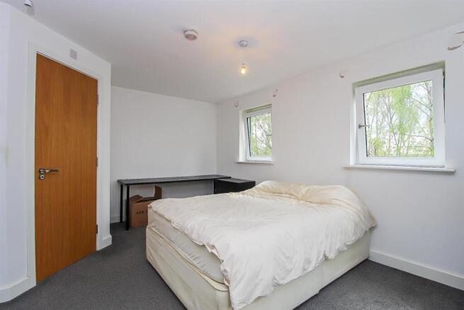 2 bed Town House for sale Image 8