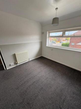 2 bed End of Terrace to rent Image 8