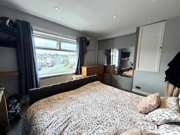 2 bed Semi-Detached for sale Image 8
