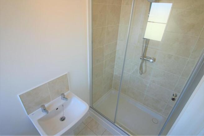 75 Saddle Way Ensuit