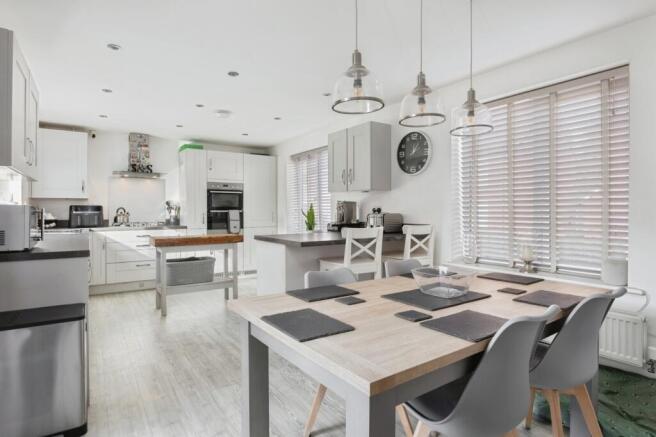 Aspen Drive, Wymondham, Norfolk, NR18 photo 2