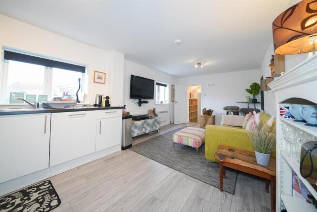 8a Lower Leam Street-11.jpg