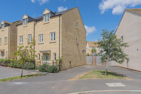 Brays Avenue, Tetbury