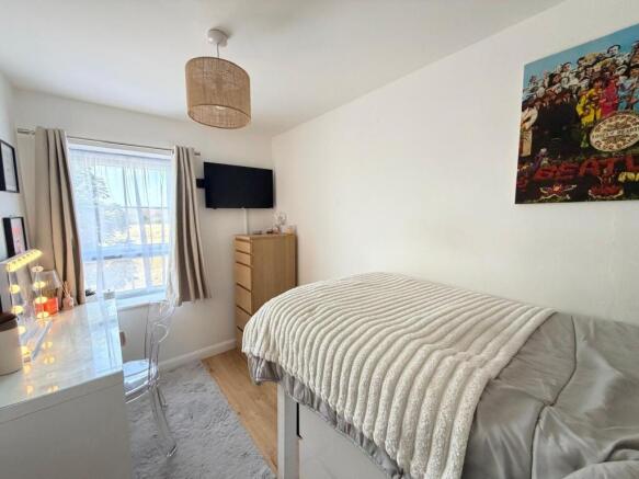 3 bed Semi-Detached for sale Image 12