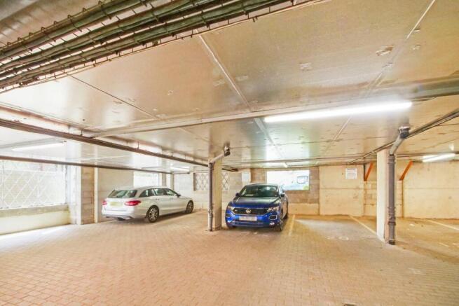 2 bed Apartment for sale Image 12