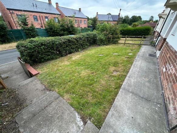 3 bed Semi-Detached to rent Image 11