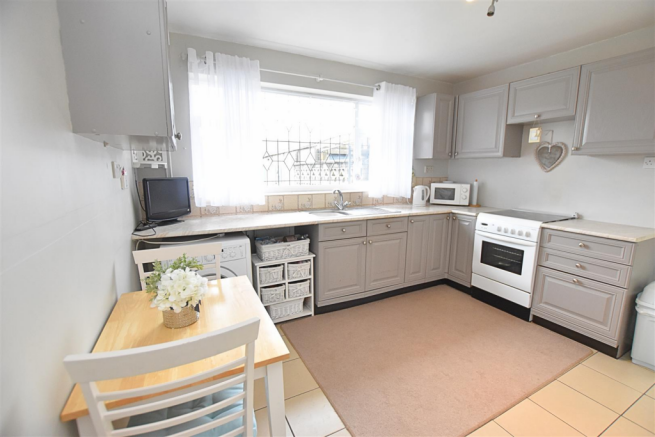 KITCHEN/BREAKFAST ROOM