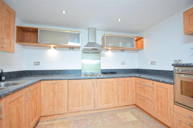 1 bed Apartment to rent Image 4