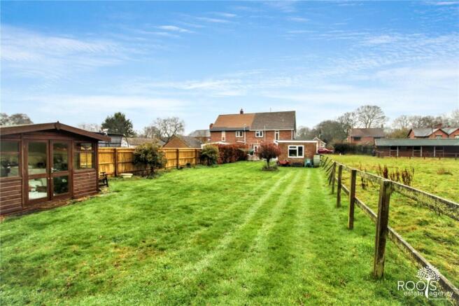 Woolton Hill Road, Ball Hill, Newbury, Hampshire, RG20 photo 4