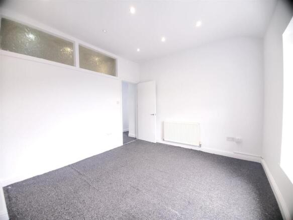 2 bed Terraced for sale Image 6