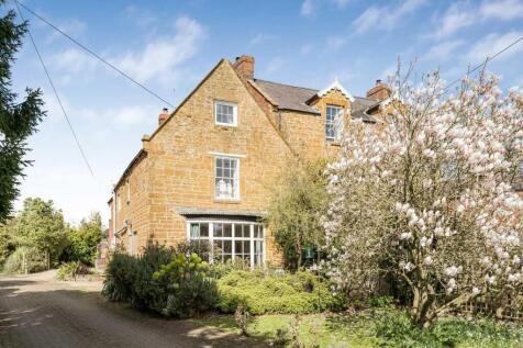 East Street, Long Buckby, NN6