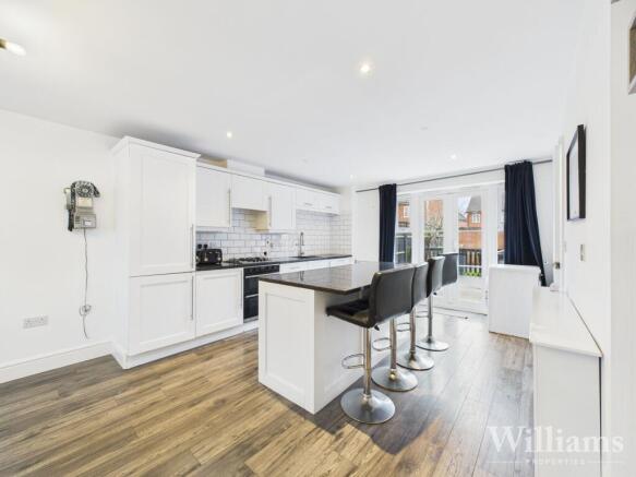 Kitchen/ Dining Room