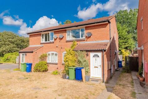 Wargrove Drive, College Town, GU47