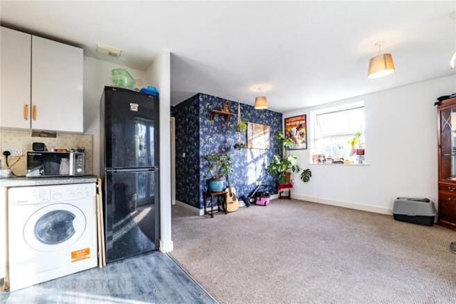 2 bed Apartment for sale Image 6