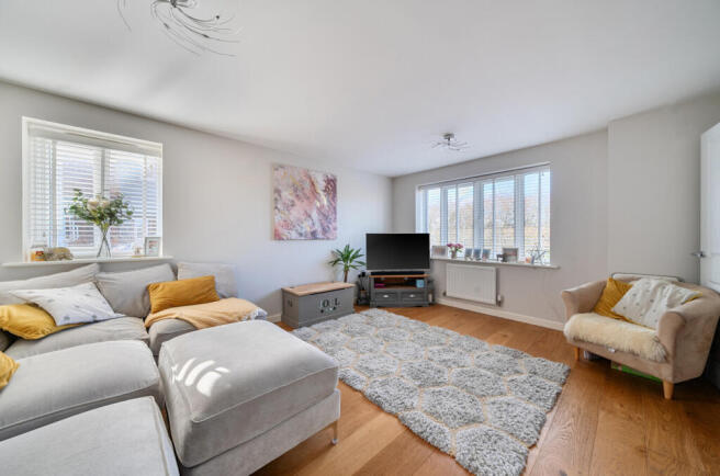 1403063-5-697a273...