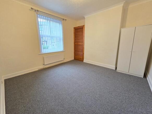 2 bed Maisonette to rent Image 12