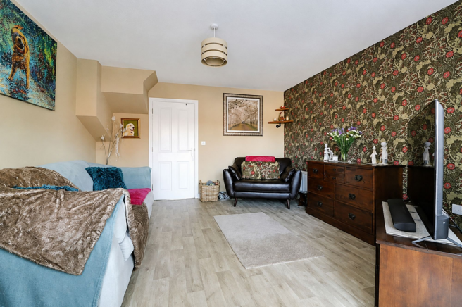House in Kirton Lindsey - More