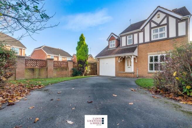 Front Driveway.jpg