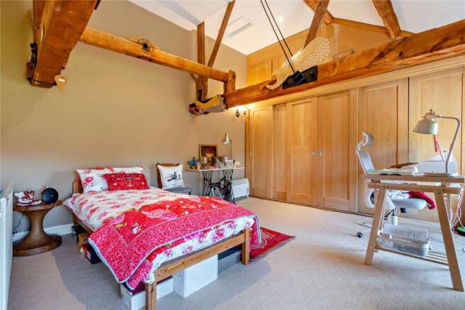 11 bed House for sale Image 11