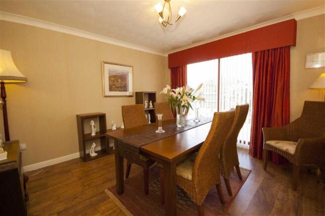 BEDROOM/FORMAL DININ